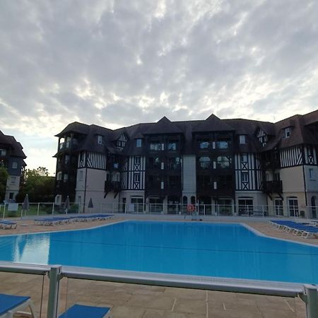 Appart 2 Chambres Piscine Chez Rox - Residence Du Golf Deauville Eksteriør bilde